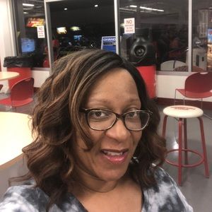 Meet your Posher, Angela